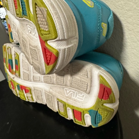 FILA neon sneakers-7 1/2 - Picture 6 of 7